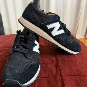 New balance 520 mens sneakers. Worn once. Look brand new.